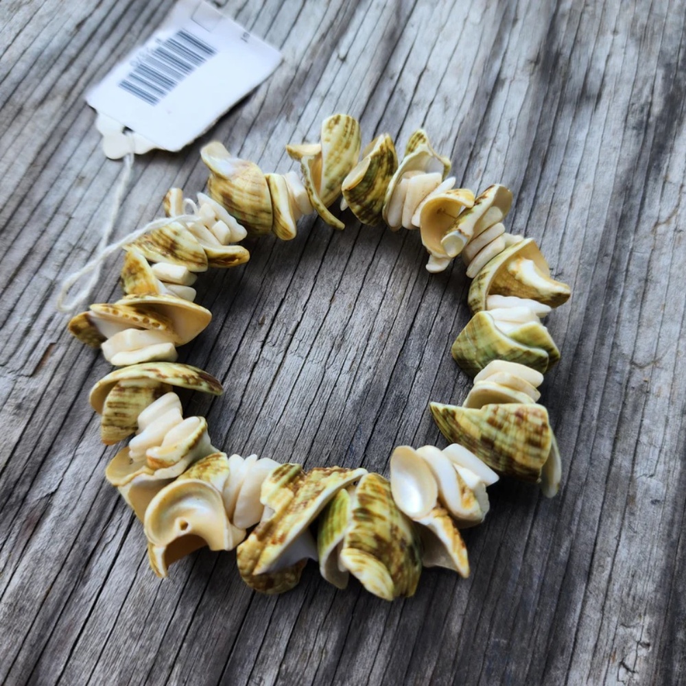 Handcrafted Shell Beach Bracelet - New